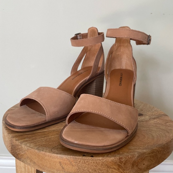 Lucky Brand Chunky Heel Sandal - Picture 2 of 5